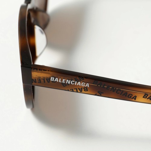 Balenciaga BB0077SK - 007 - 54 Lunettes de soleil Marron, À motifs Coussin arrondi