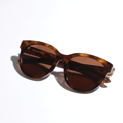 Balenciaga BB0077SK - 007 - 54 Lunettes de soleil Marron, À motifs Coussin arrondi