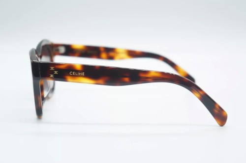 Celine CL40217U - 53K - 55 Lunettes de soleil Havane Coussin arrondi
