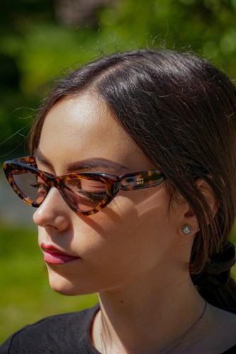 MIU MIU MU B11SU - 14L4I0 - 55 Lunettes de soleil Havane miel Œil de chat