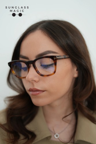 Tom Ford FT5870-B - 056 - 50 - AVEC DES VERRES À FILTRE ANTI LUMIÈRE BLEU-VIOLET Cadres optiques Havane Angulaire