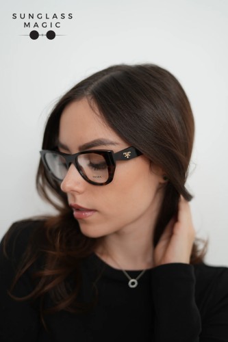 PRADA PR A18V - ​17N1O1 - ​52 Cadres optiques Havane foncé Œil de chat