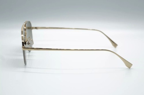Fendi FE40062U - 10F - 56 Lunettes de soleil Or Pilote (Aviateur)