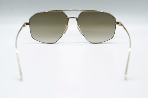 Fendi FE40062U - 10F - 56 Lunettes de soleil Or Pilote (Aviateur)