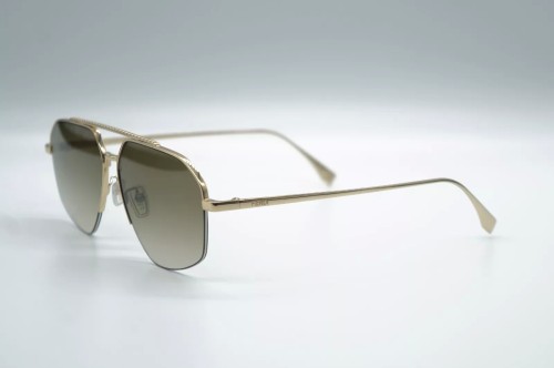 Fendi FE40062U - 10F - 56 Lunettes de soleil Or Pilote (Aviateur)