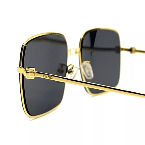 Fendi FE40123U - 30A - 55 Lunettes de soleil Or Angulaire