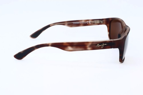 Maui Jim MJ0721S MIXED PLATE - 001 - 58 - AVEC DES VERRES POLARISÉS Lunettes de soleil Havane Angulaire