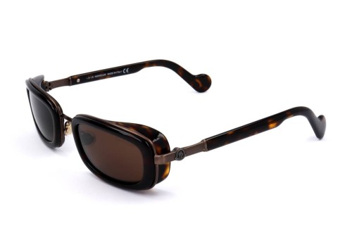 Moncler ML0127 - 52E - 52 Lunettes de soleil Havane foncé Angulaire
