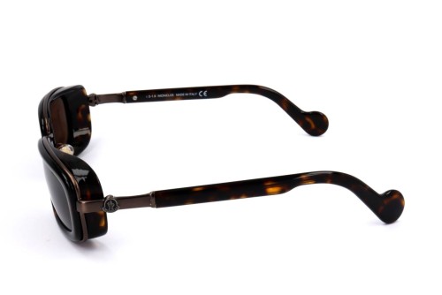 Moncler ML0127 - 52E - 52 Lunettes de soleil Havane foncé Angulaire
